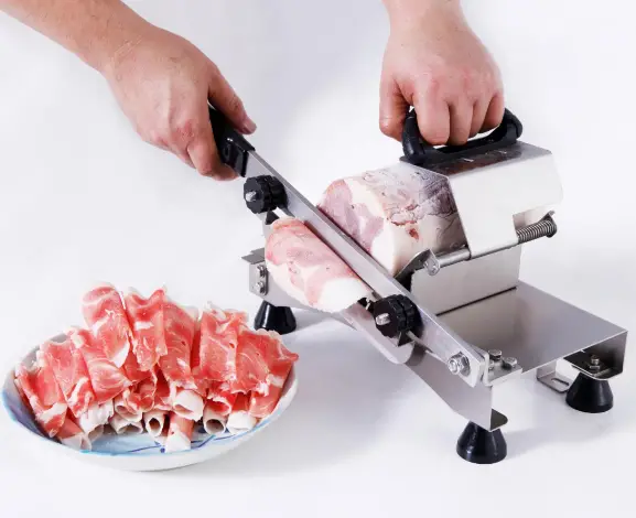 Manual meat slicer