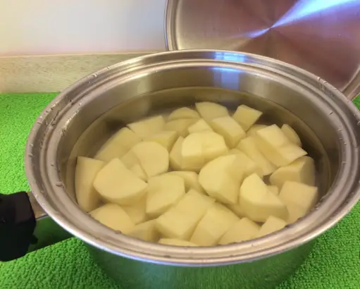 Safe Sliced Potatoes From Turning Brown